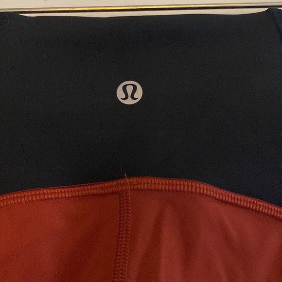 Lulu Biker shorts sz 4 - Picture 2 of 4